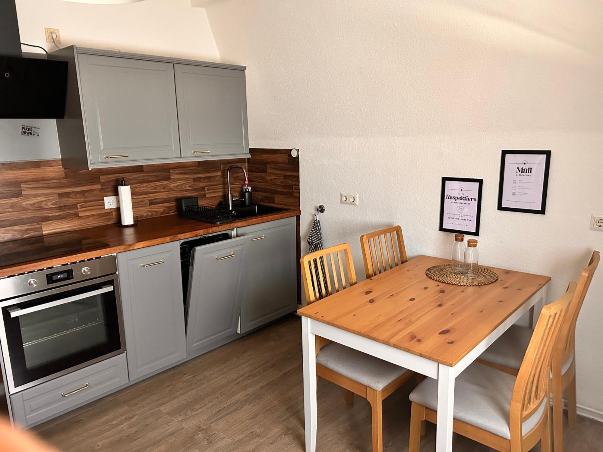 Schoene 2 Raum-wohnung In * Etgersleben